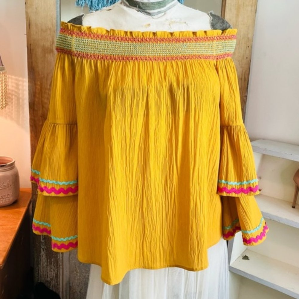 ENTRO Gold On/Off shoulder Blouse with Bell Sleeves